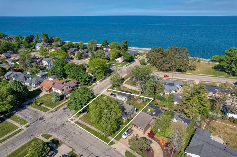 7503 3rd Ave, Kenosha, WI 53143 - #3