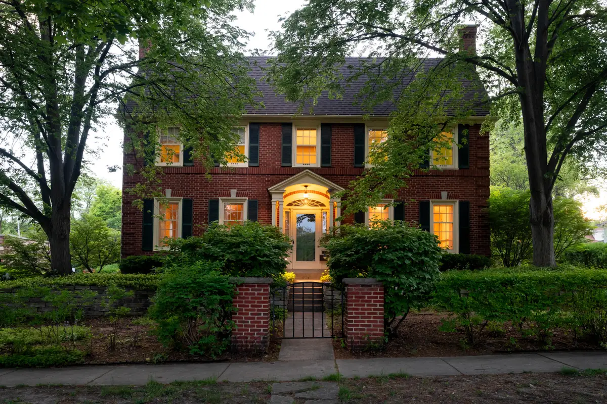 1547 Upper Pkwy S, Wauwatosa, WI 53213 - #1