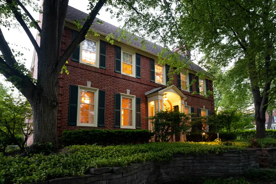 1547 Upper Pkwy S, Wauwatosa, WI 53213 - #2