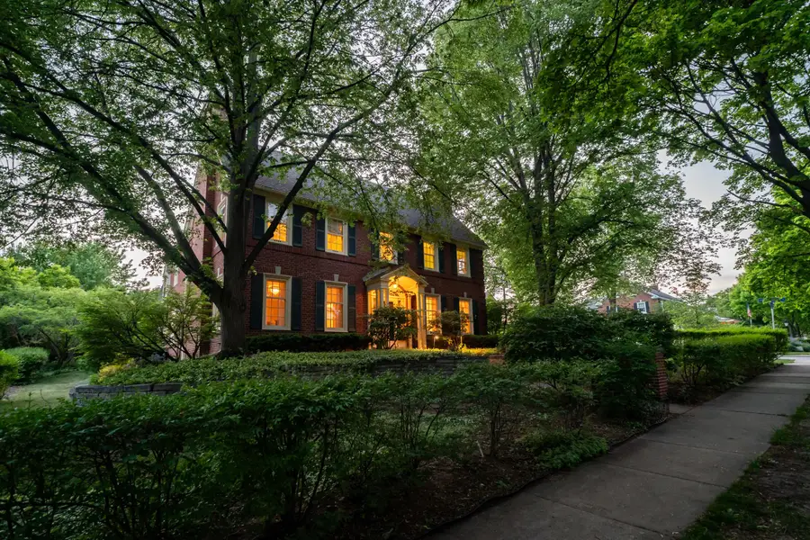 1547 Upper Pkwy S, Wauwatosa, WI 53213 - #3