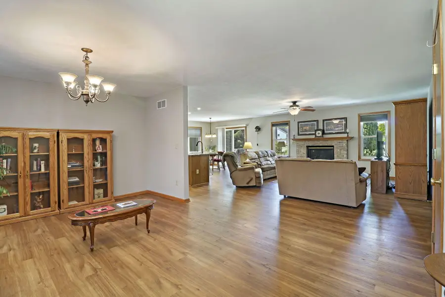 914 Riva Rdg, Caledonia, WI 53402 - #3