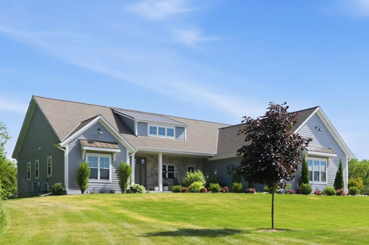 N52W30587 Moraine Dr, Merton, WI 53029 - #1