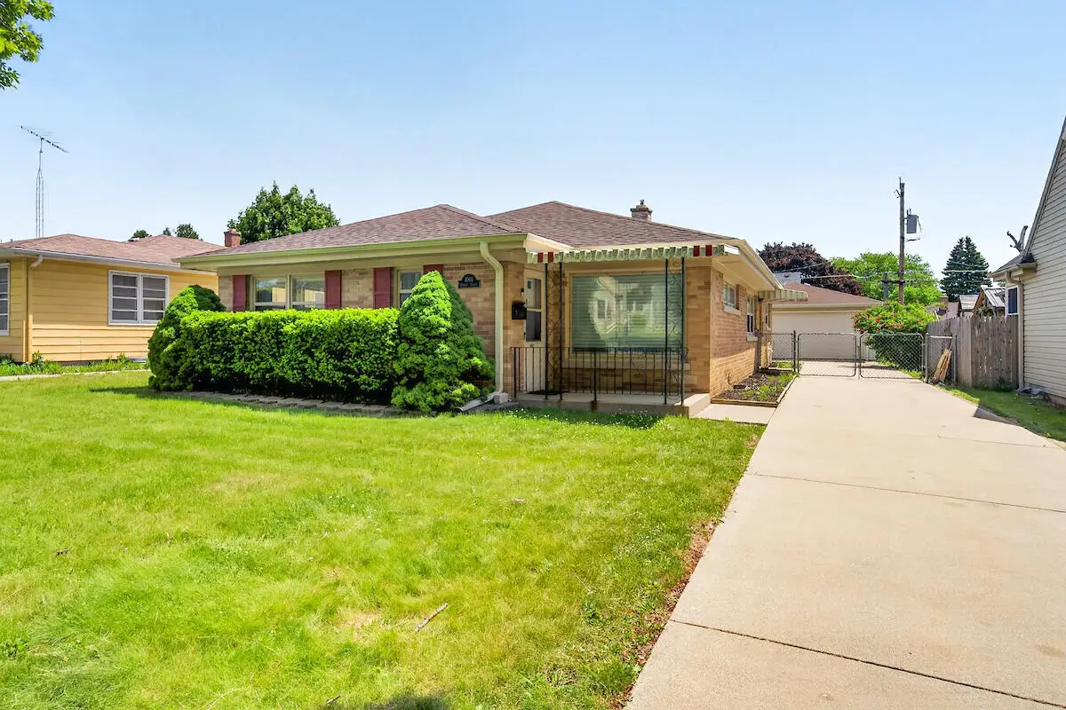 1001 Oregon St, Racine, WI 53405 - #1