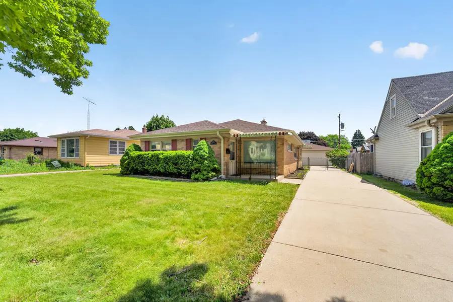 1001 Oregon St, Racine, WI 53405 - #2