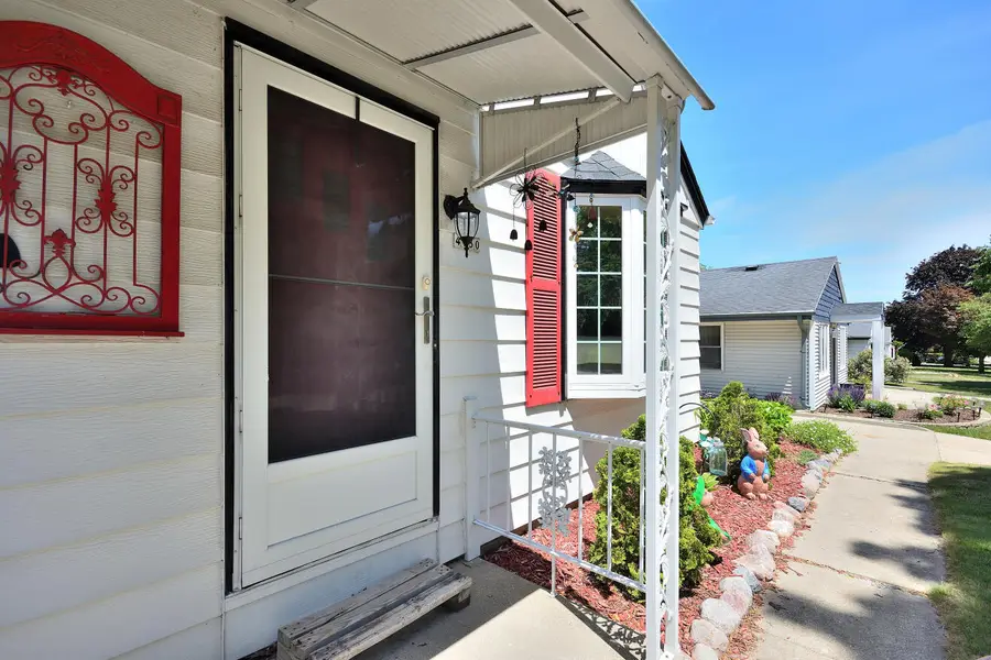 4130 W Portage St, Milwaukee, WI 53209 - #2