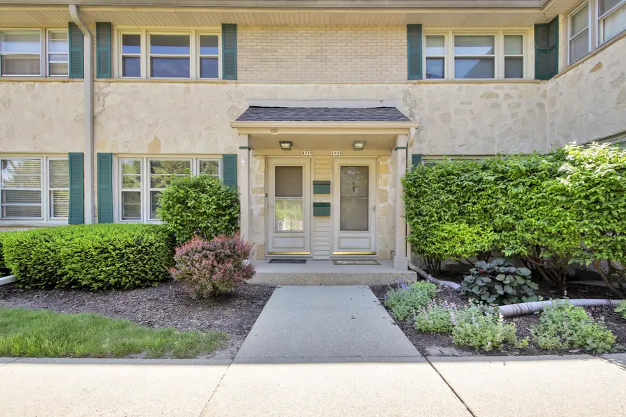 4910 N Shoreland Ave, Whitefish Bay, WI 53217 - #2