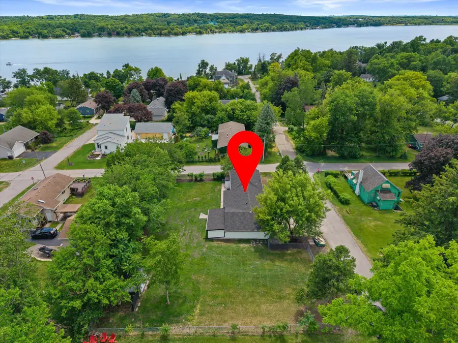 W3990 Longfellow Dr, Lake Geneva, WI 53147 - #2