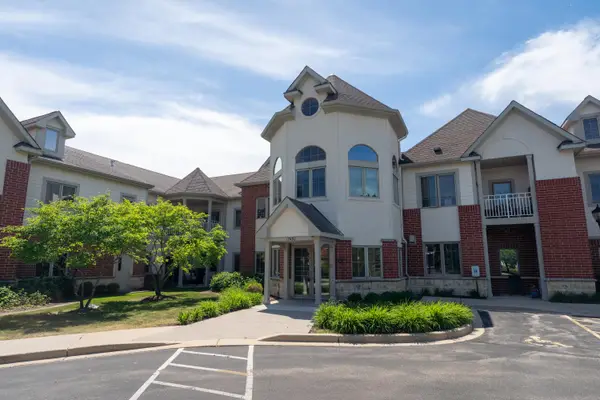 17490 Crest Hill Dr, Brookfield, WI 53045