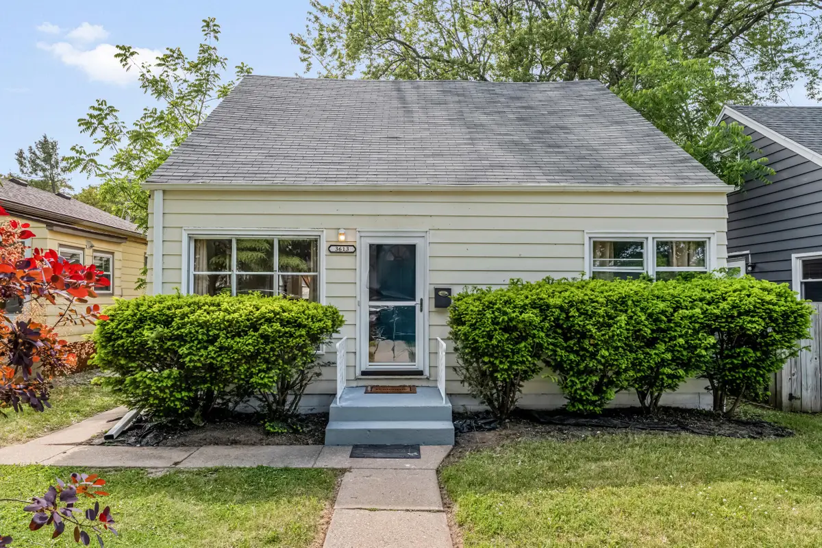 3613 N 77th St, Milwaukee, WI 53222 - #1