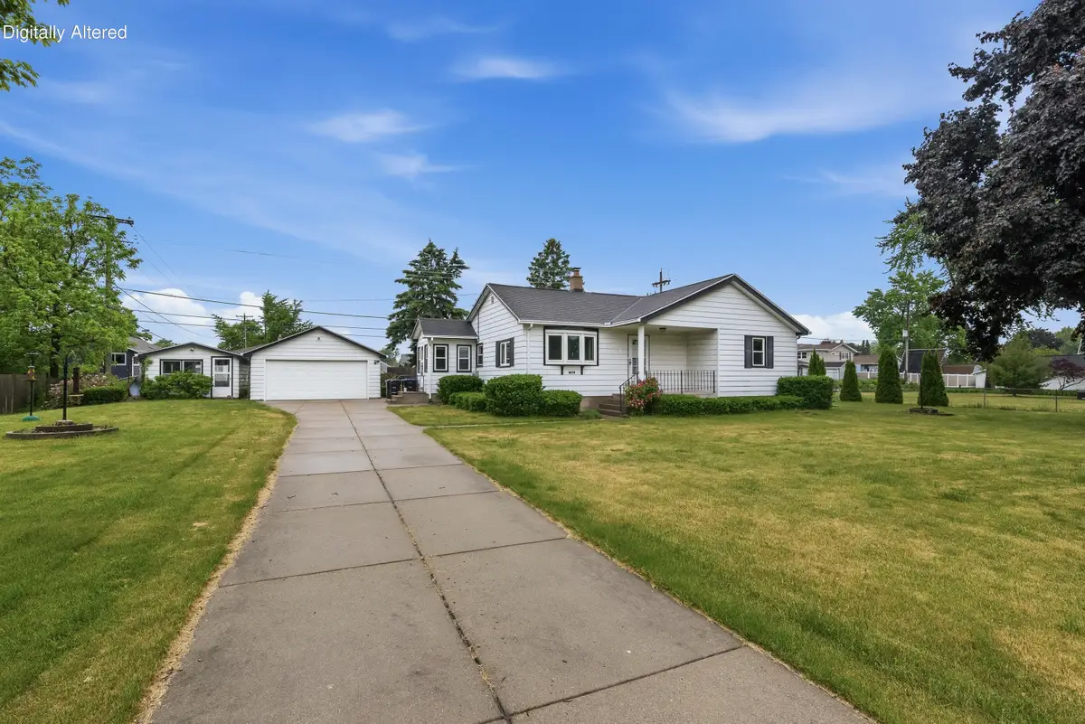 6213 S Elaine Ave, Cudahy, WI 53110 - #1