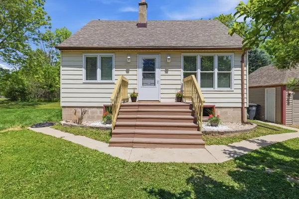 11810 W Howard Ave, Greenfield, WI 53228