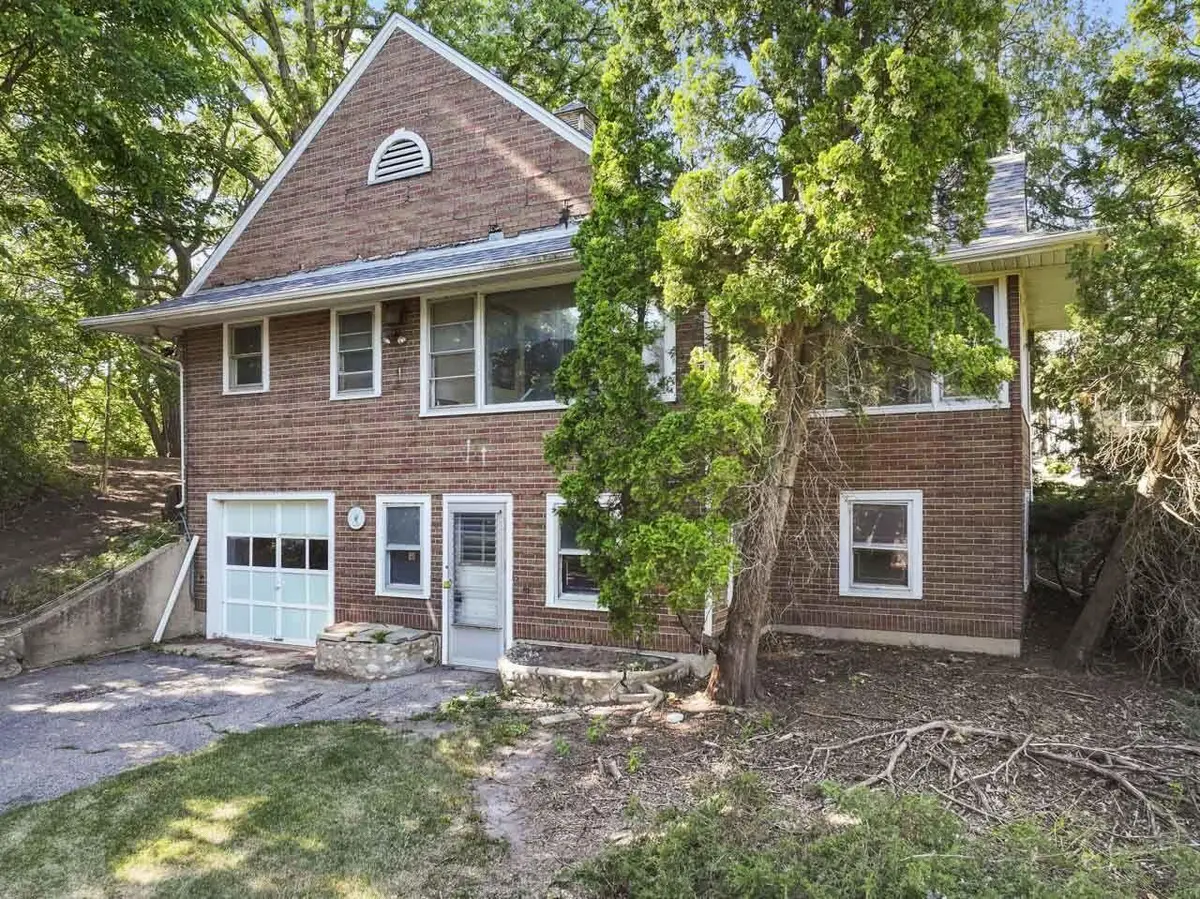 2810 Fischer Dr, Burlington, WI 53105 - #1