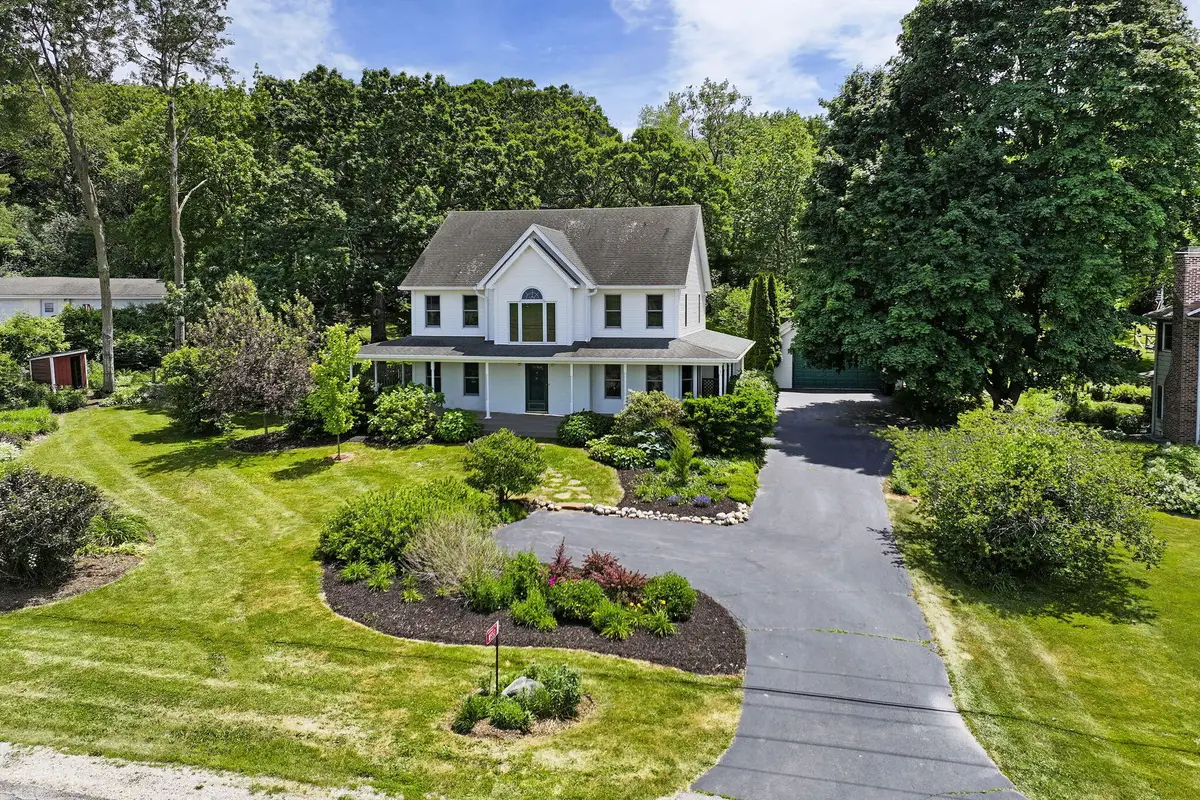 553 W Twin Lakes Rd, Bloomfield, WI 53128 - #1