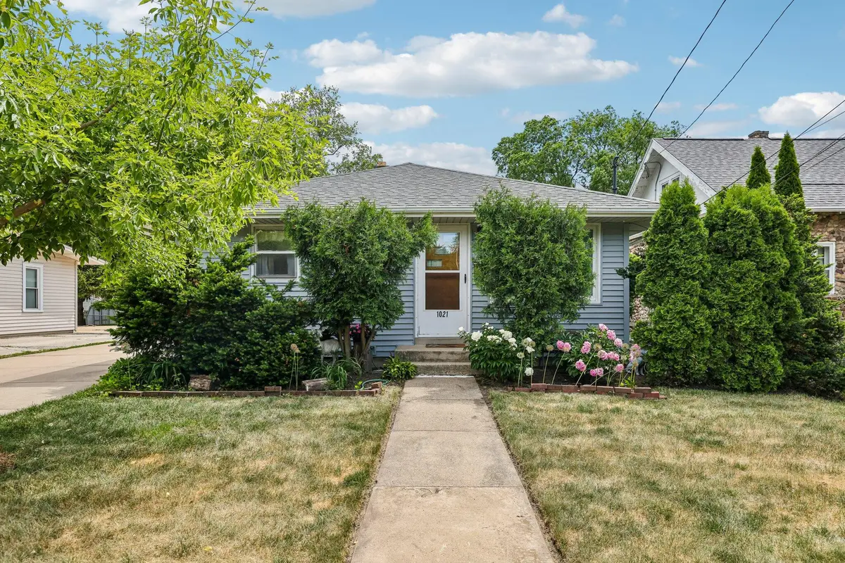 1021 Westowne Ave, Waukesha, WI 53186 - #1