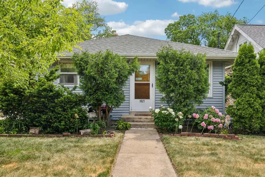 1021 Westowne Ave, Waukesha, WI 53186 - #2