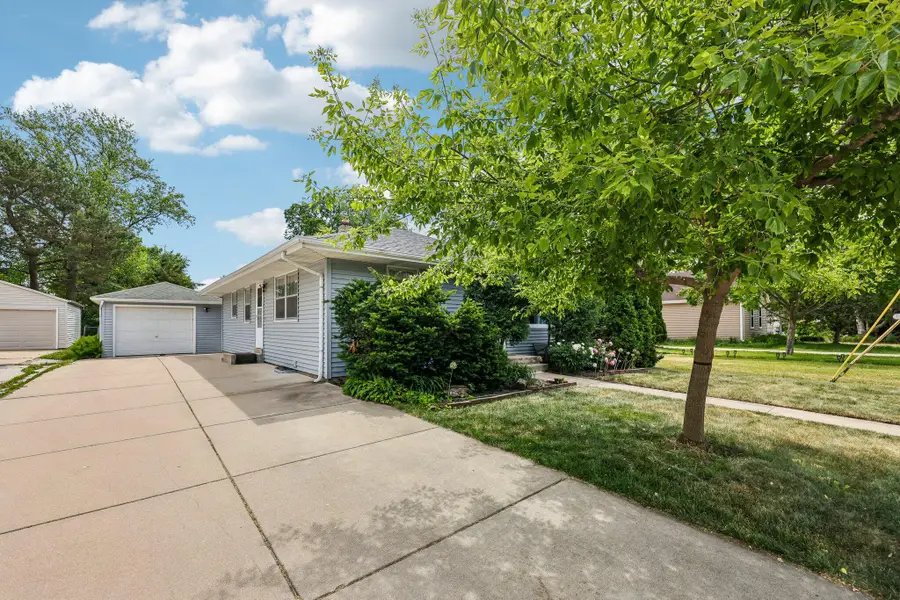 1021 Westowne Ave, Waukesha, WI 53186 - #3