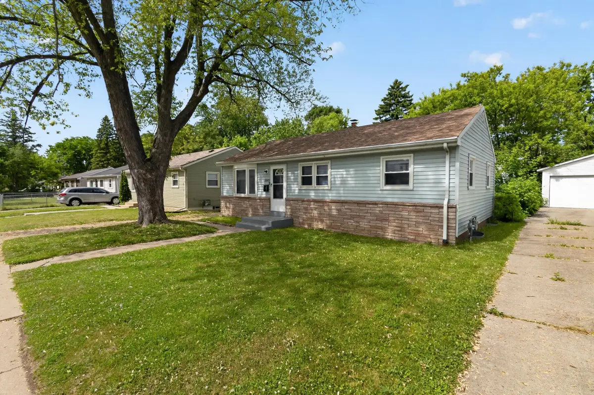 5849 N 62nd St, Milwaukee, WI 53218 - #1