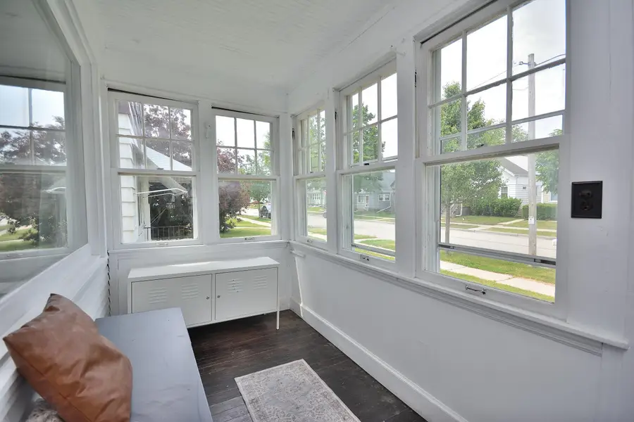 3662 S Ahmedi Ave, Saint Francis, WI 53235 - #2
