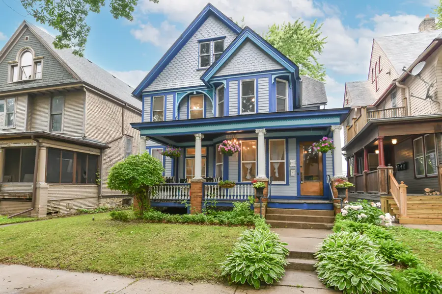 933 N 34th St, Milwaukee, WI 53208 - #3