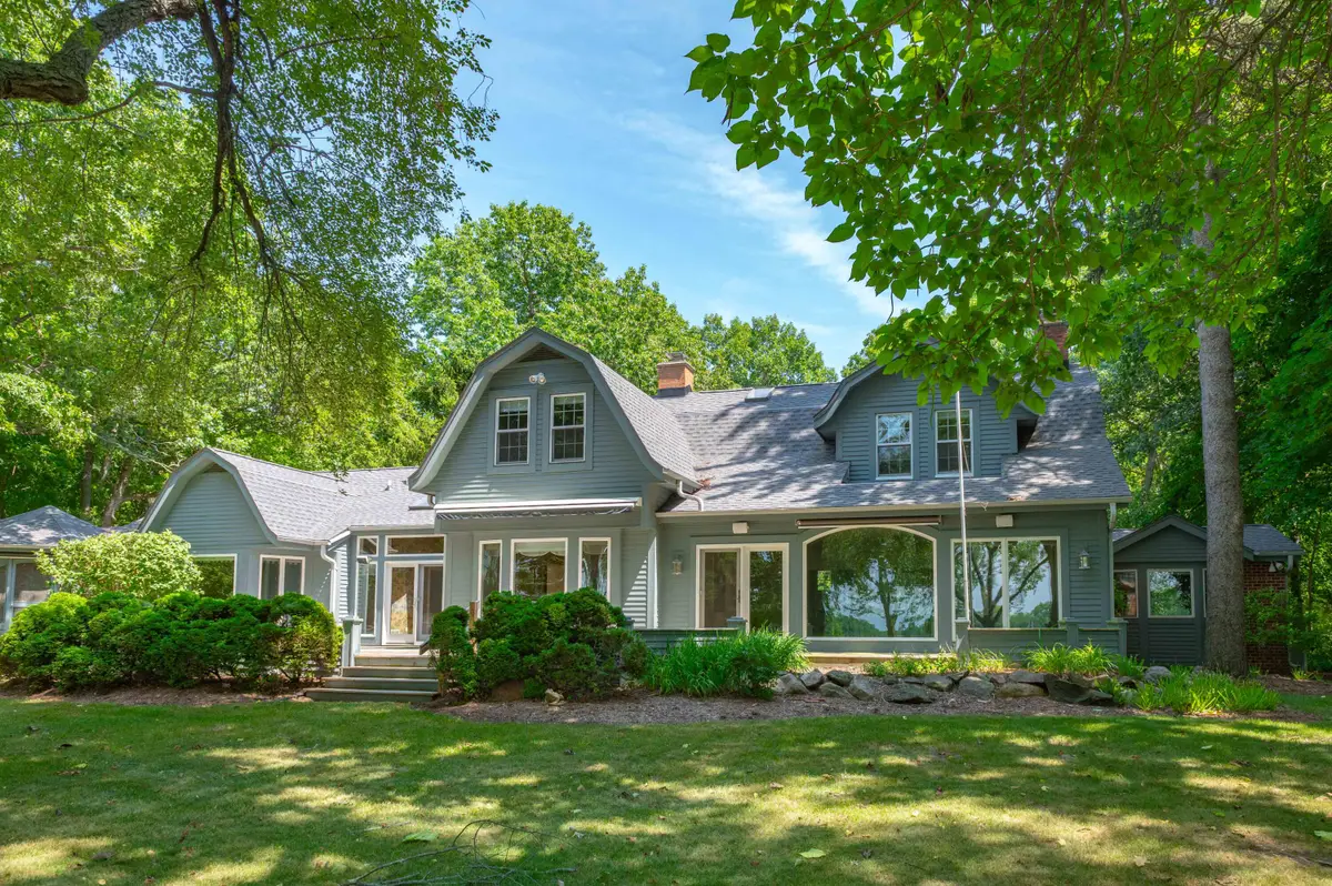 1031 N Genesee Woods Dr, Summit, WI 53066 - #1