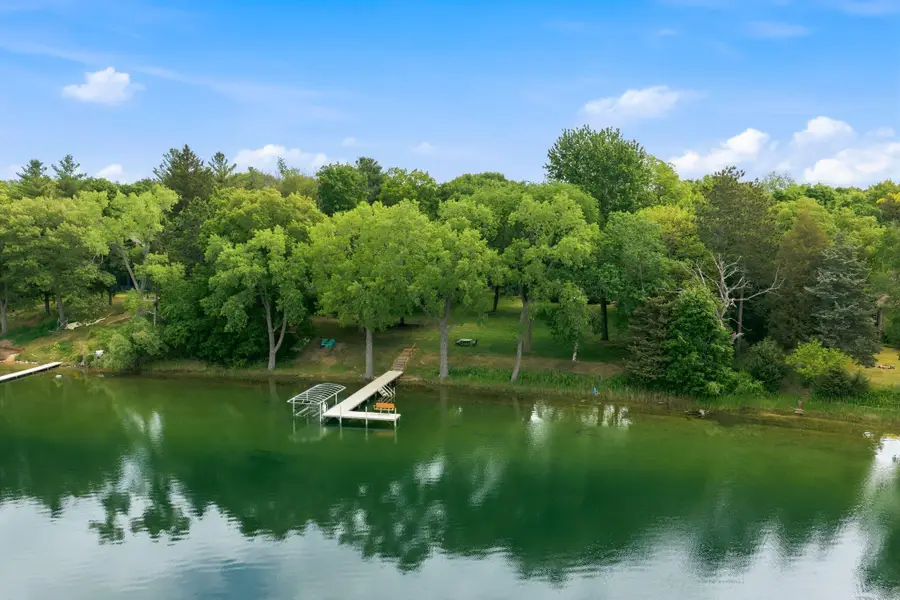 1031 N Genesee Woods Dr, Summit, WI 53066 - #3