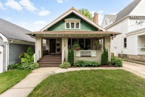 1538 N 70th St, Wauwatosa, WI 53213