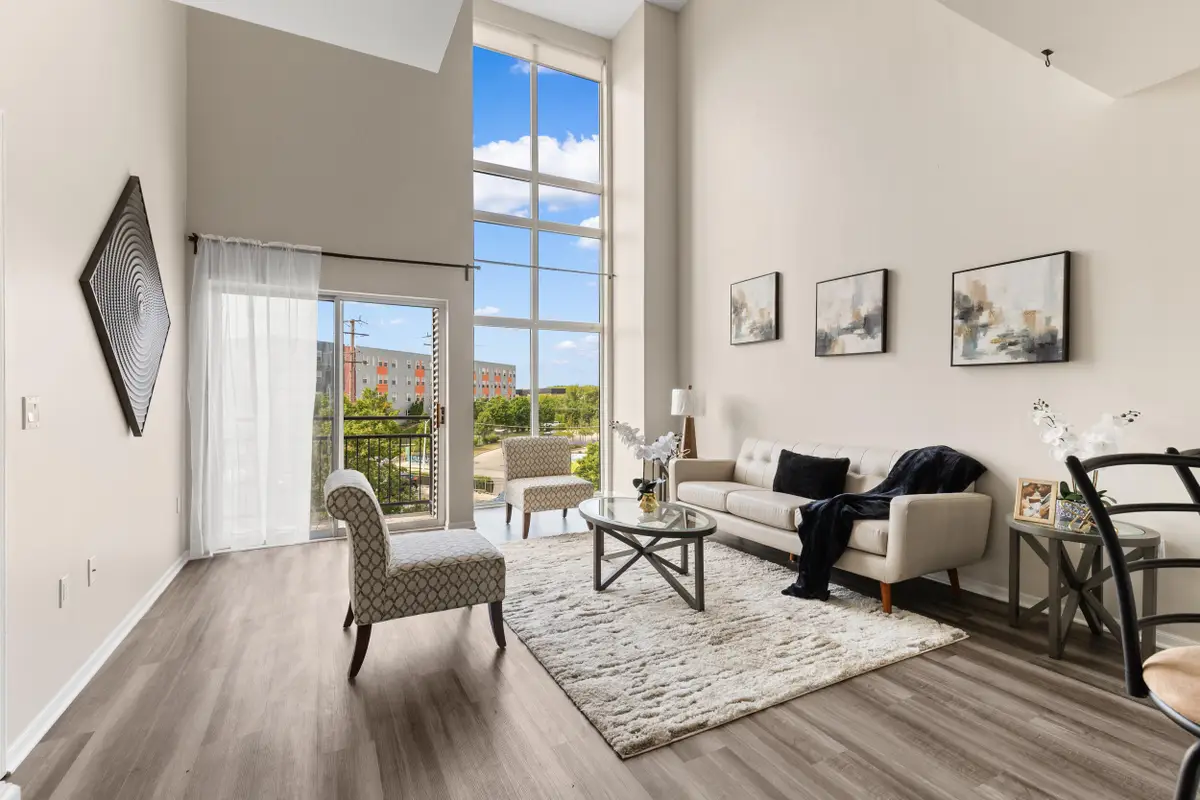 2121 S Kinnickinnic Ave, Milwaukee, WI 53207 - #1