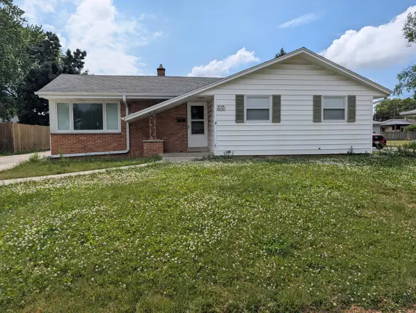 W148N8147 University Dr, Menomonee Falls, WI 53051