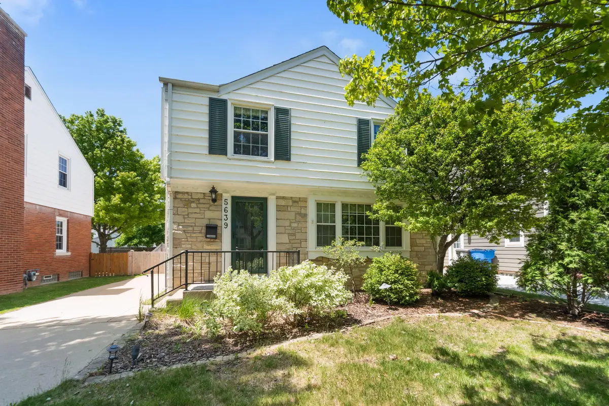 5639 N Bay Ridge Ave, Whitefish Bay, WI 53217 - #1