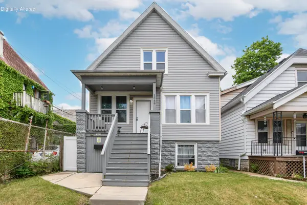 3069 S 9th Pl, Milwaukee, WI 53215