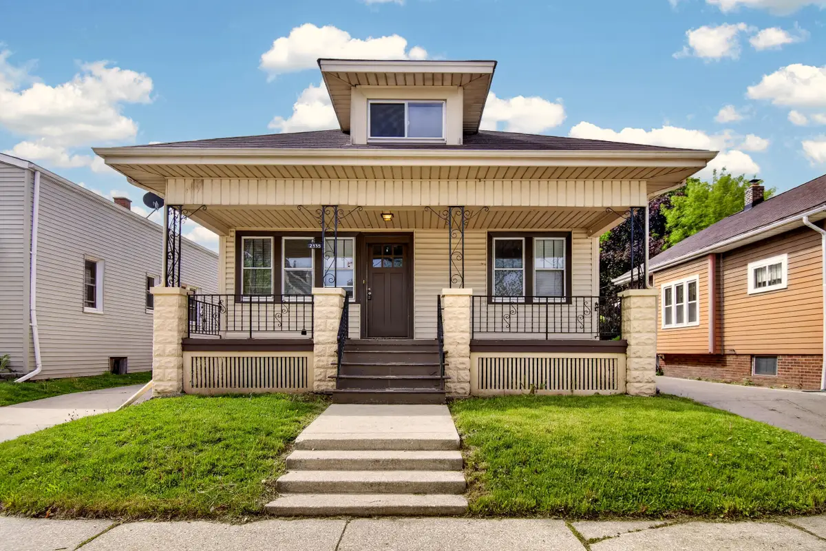 2335 Olive St, Racine, WI 53403 - #1