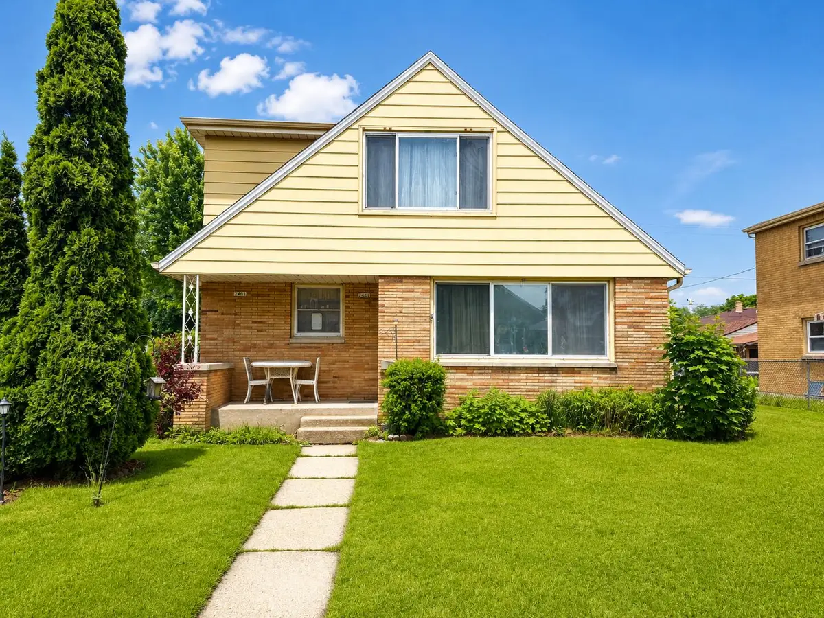 2401 W Tripoli Ave, Milwaukee, WI 53221 - #1