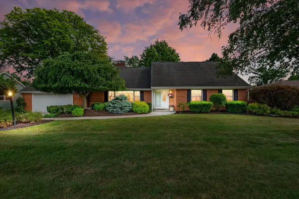 N87W15765 Belleview Blvd, Menomonee Falls, WI 53051