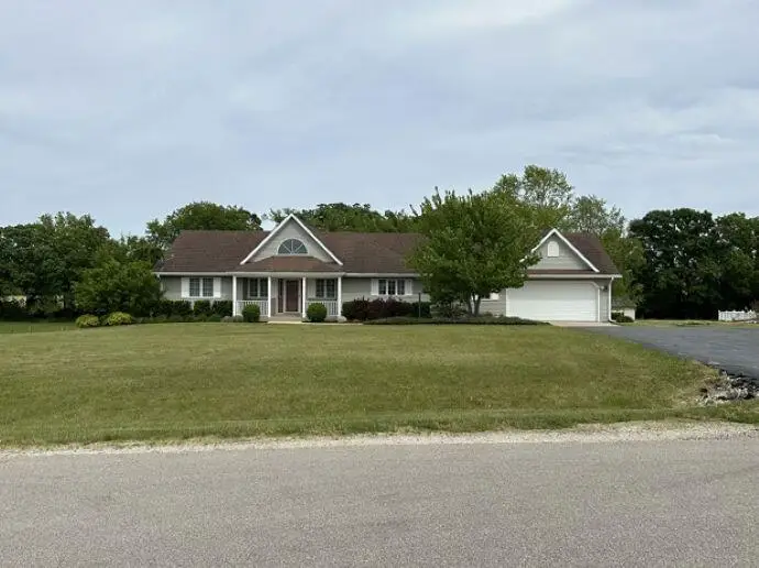 8651 Fieldstone Ct, Burlington, WI 53105 - #3