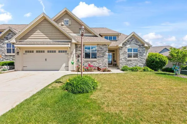 3506 Hawthorn Hill Dr, Waukesha, WI 53188