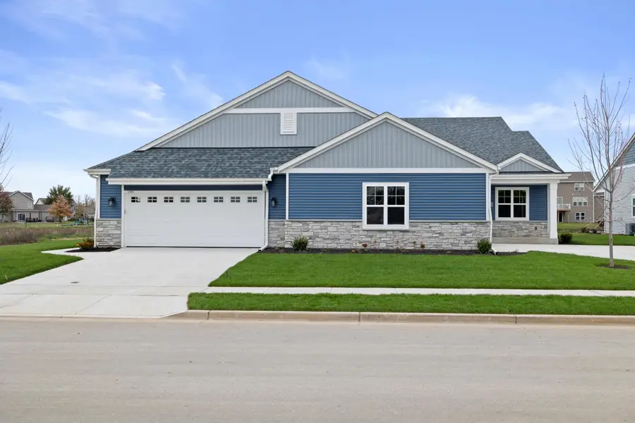 1518 Weston Ridge Rd, Oconomowoc, WI 53066 - #2