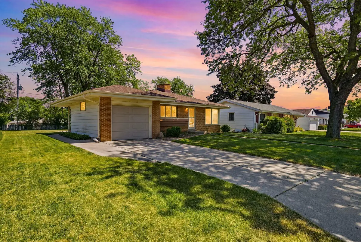 501 Nicholson Ave, South Milwaukee, WI 53172 - #1