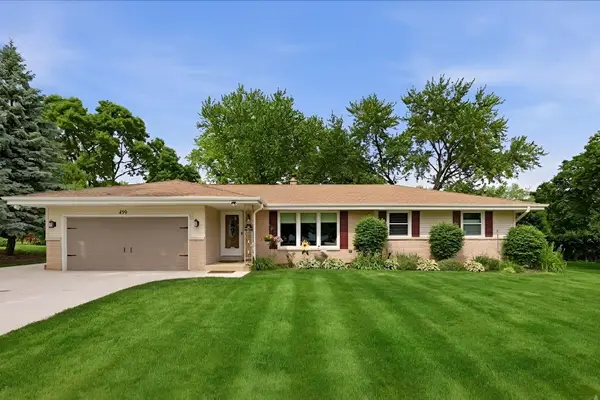 870 Dona Vista Dr, Brookfield, WI 53186