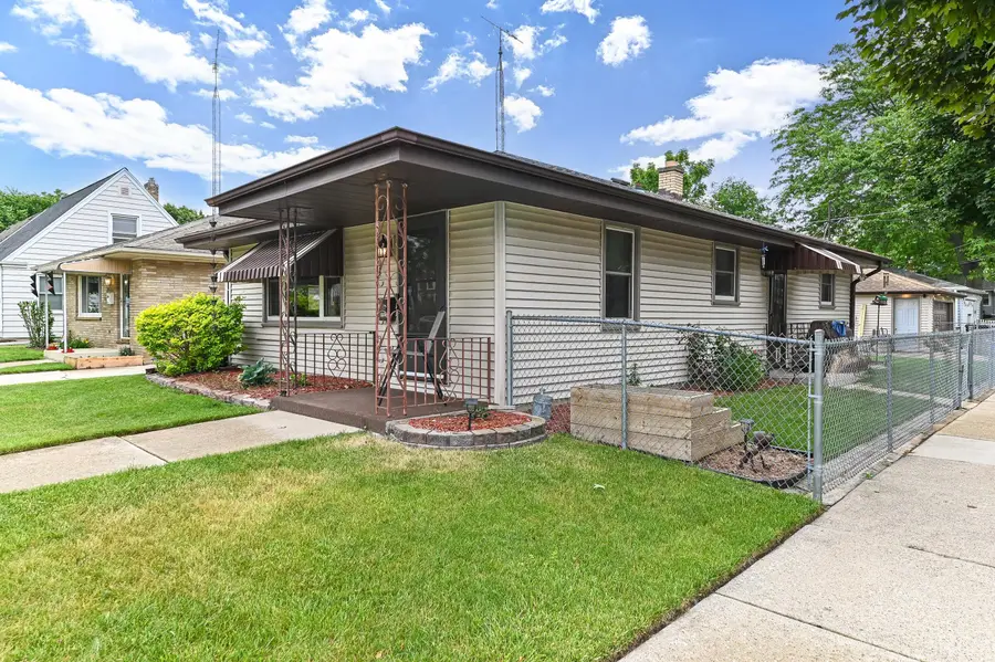 2223 Hayes Ave, Racine, WI 53405 - #2