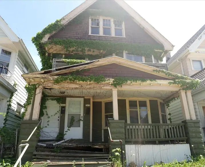 2416 N 39 St, Milwaukee, WI 53210 - #1