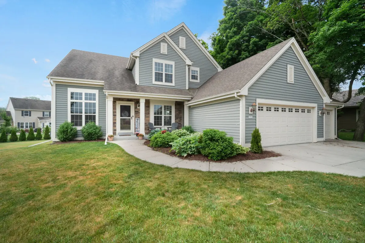 1721 Sagewood Cir, West Bend, WI 53095 - #1