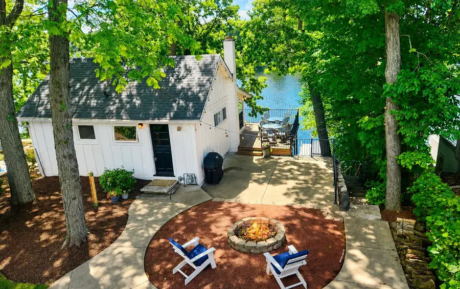 W351N5464 Lake Dr, Oconomowoc, WI 53066 - #2