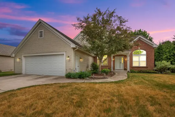 2905 Tanglewood Dr, Waukesha, WI 53189