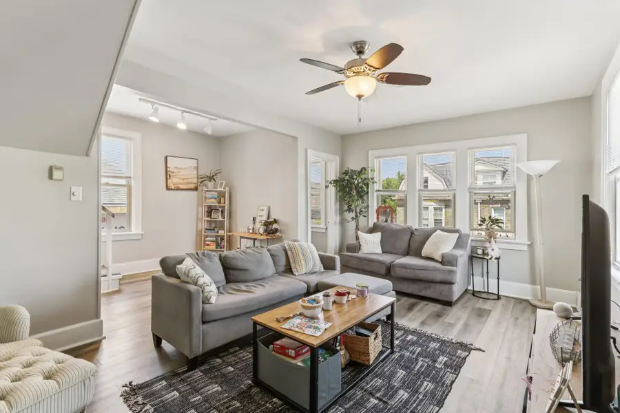 1817 N Humboldt Ave, Milwaukee, WI 53202 - #3