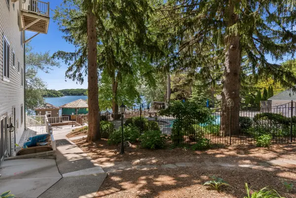 281 Victorian Village Dr, Elkhart Lake, WI 53020