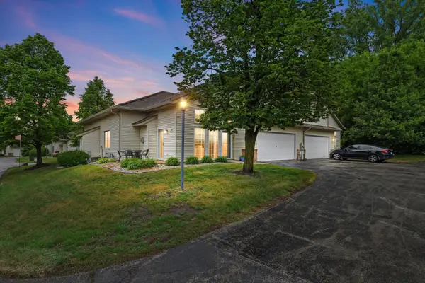 2419 Fox River Pkwy, Waukesha, WI 53189