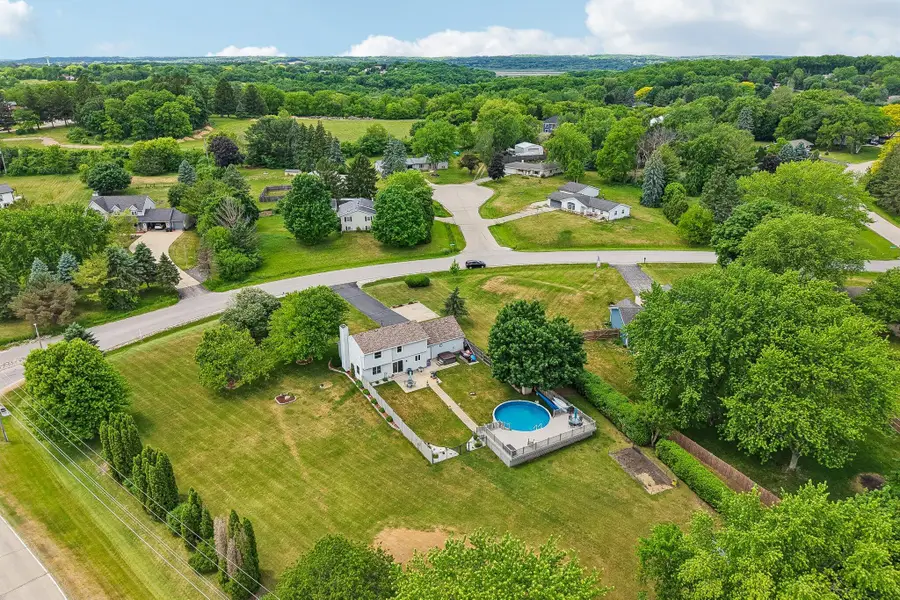W276S9060 Hidden Lakes Dr, Vernon, WI 53149 - #2