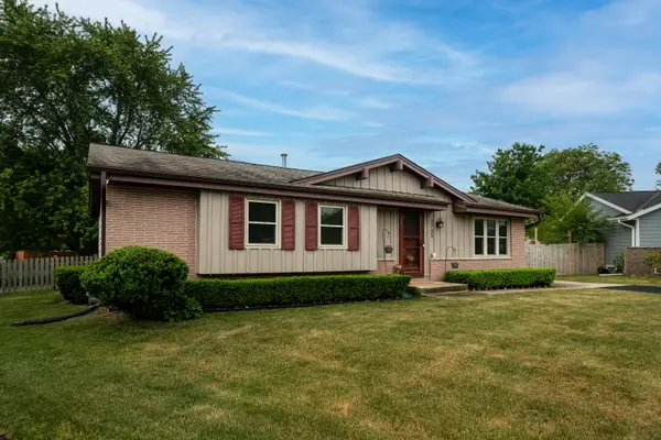 2725 Red Maple Ct, Caledonia, WI 53402