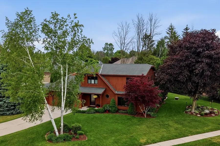 3720 Briarwood Ln, Manitowoc, WI 54220 - #2
