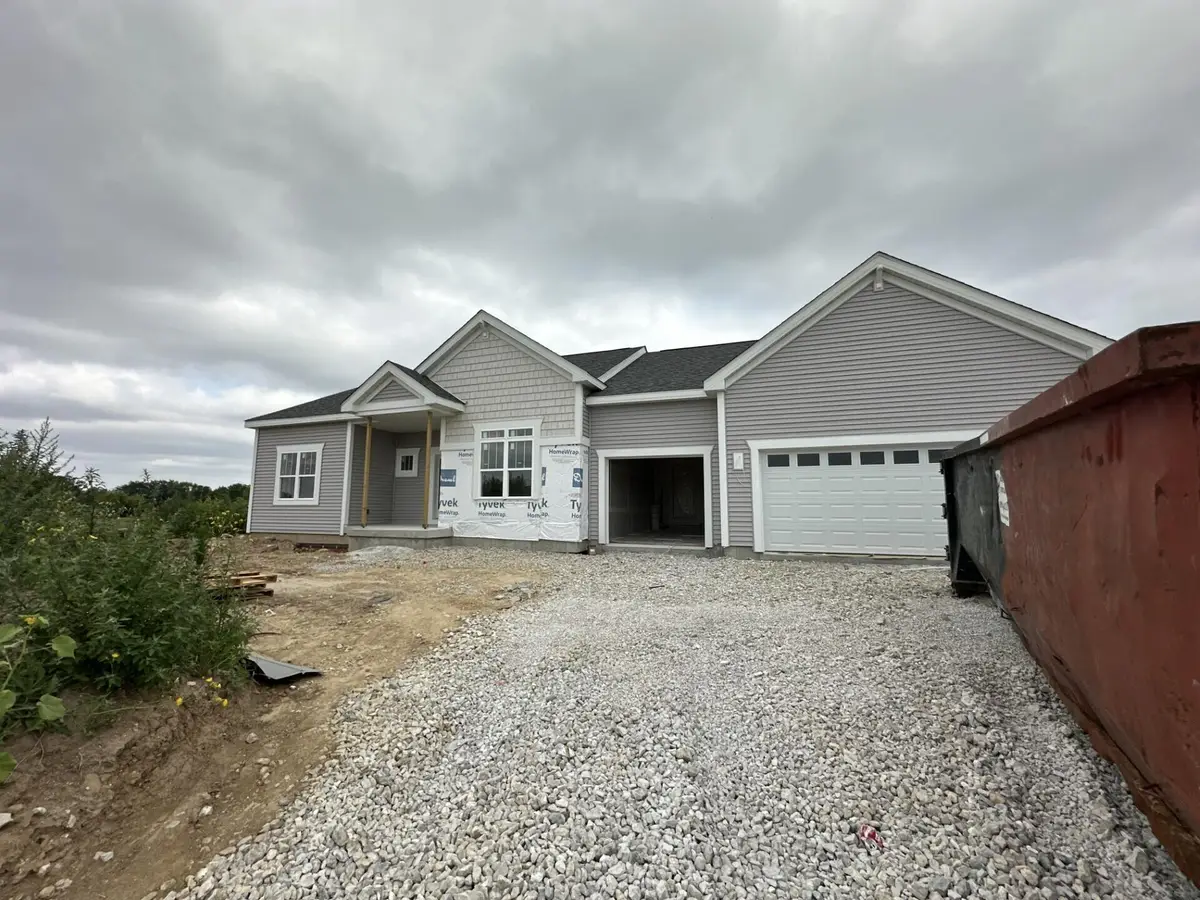 N68W26123 Brighton Dr, Lisbon, WI 53089 - #1